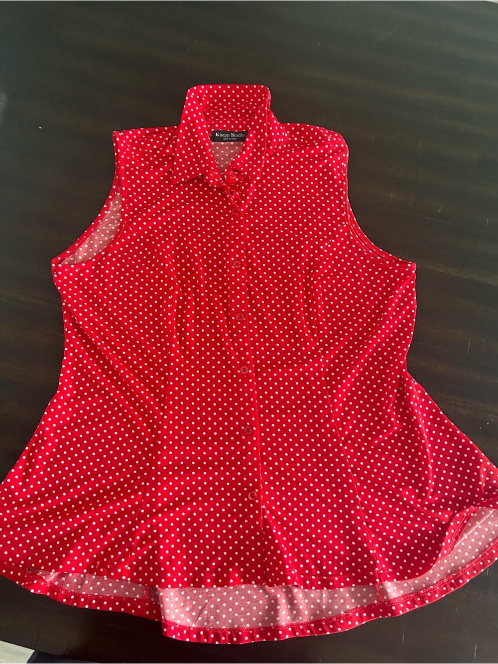 Knapp studio Red with White Polka Dots Sleeveless Button-Down Top sz L